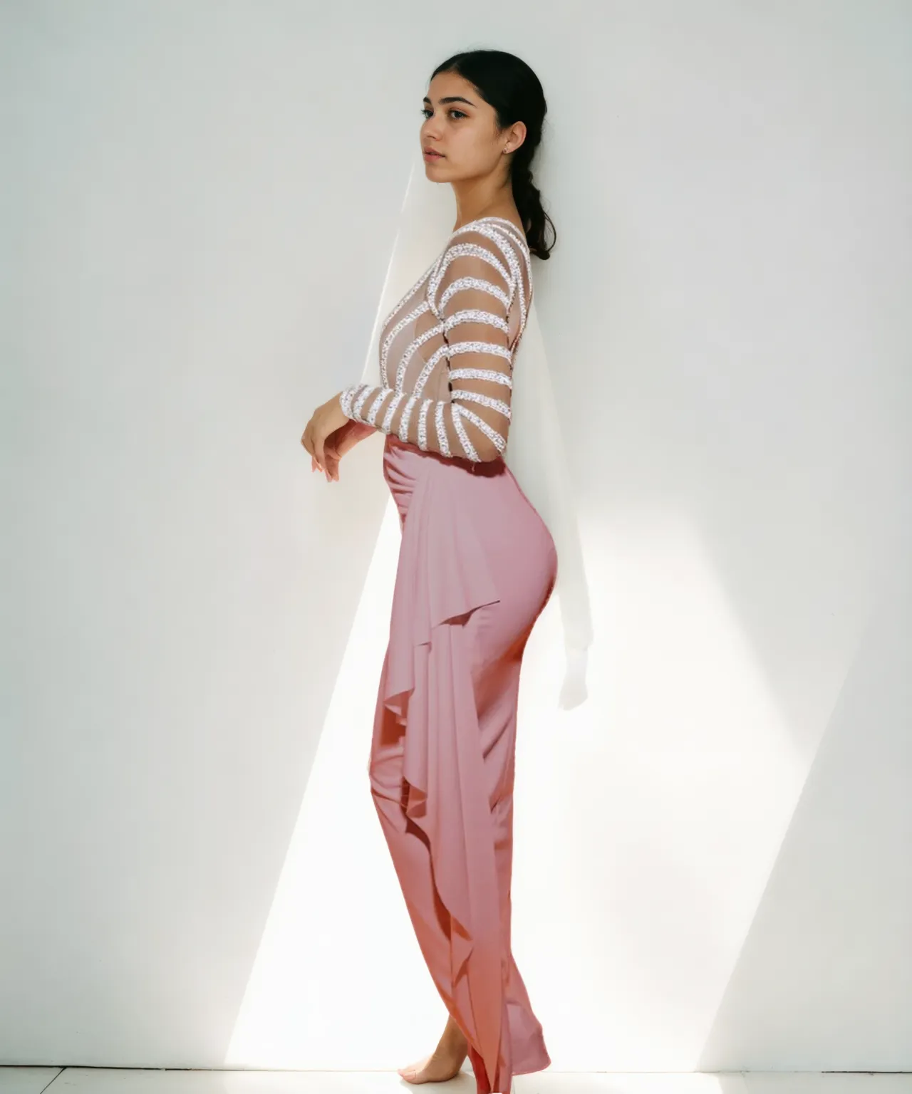 Effortless Elegance: Long Sleeve Narrow Dress