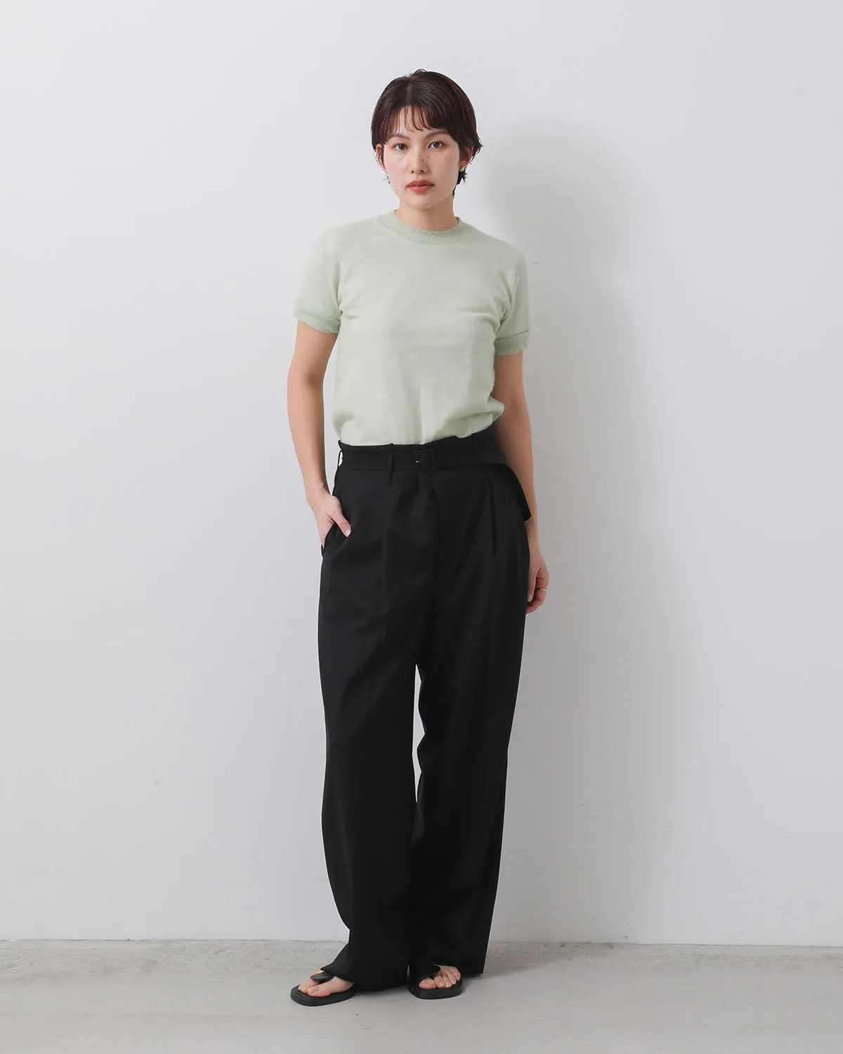 SUPER FINE TROPICAL WOOL TWO-TUCK SLACKS (WOMEN'S)