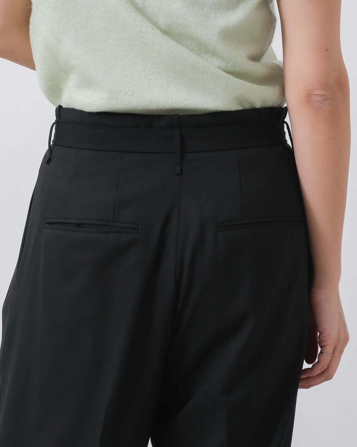 SUPER FINE TROPICAL WOOL TWO-TUCK SLACKS (WOMEN'S)