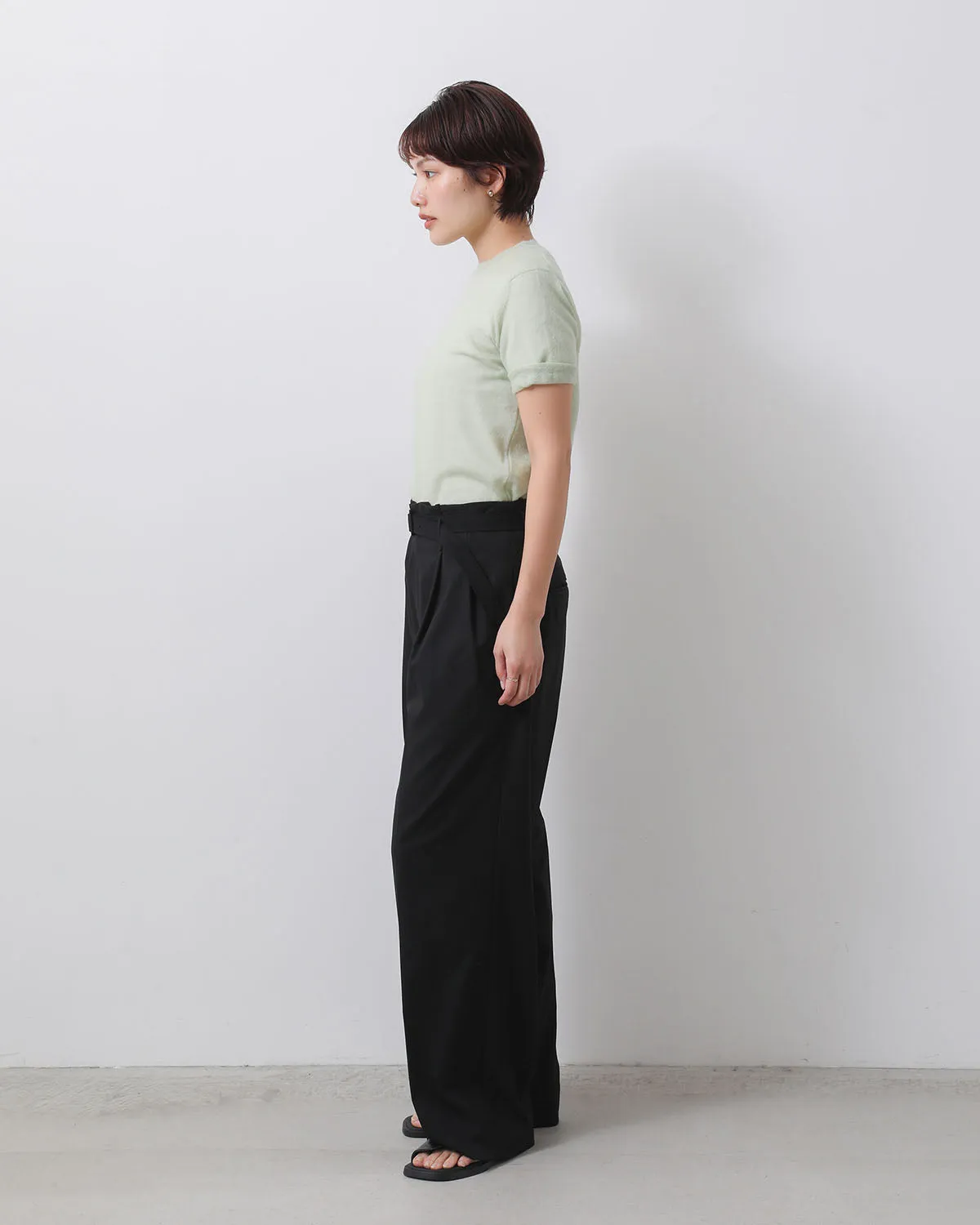 SUPER FINE TROPICAL WOOL TWO-TUCK SLACKS (WOMEN'S)
